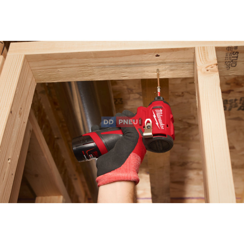 Aku kompaktný bezuhlíkový rázový uťahovač MILWAUKEE M12 BLIDRC-202C