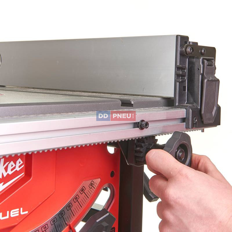 Aku stolová píla MILWAUKEE M18FTS210-121B