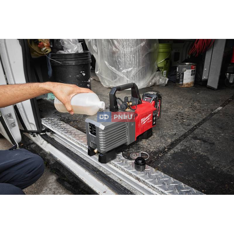 Aku vákuové čerpadlo Milwaukee M18 FVP5-801