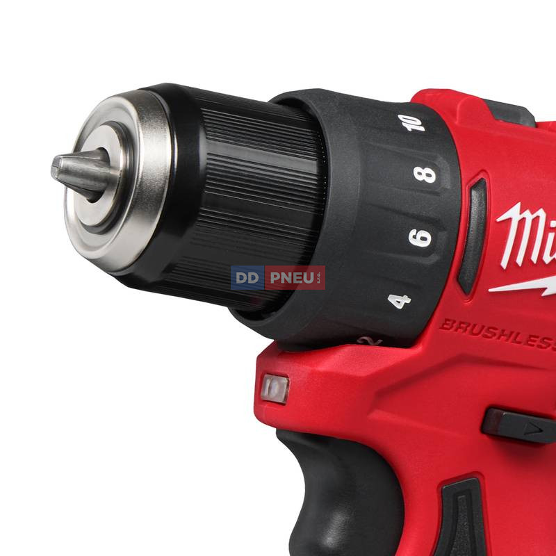 Aku kompaktný bezuhlíkový skrutkovač MILWAUKEE M12 BLDDRC-402C