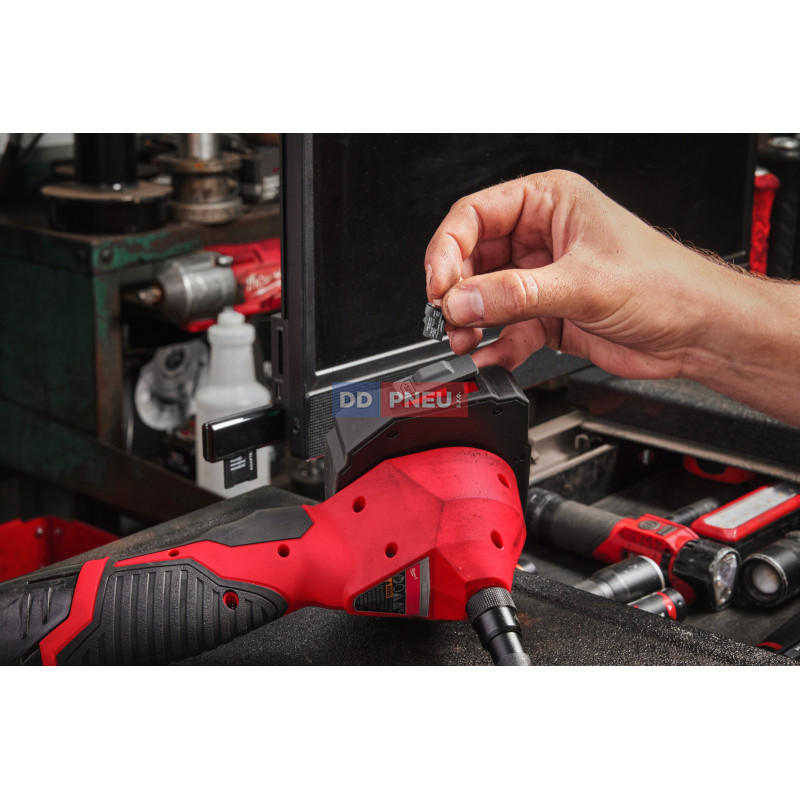 Boreskop pre automechanikov MILWAUKEE M12 ATB-0C