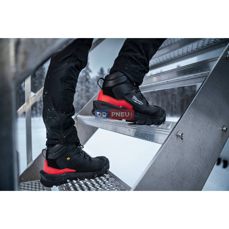 Bezpečnostné topánky MILWAUKEE Armourtred™ S3S 1M110111W – kožené, čierne, EU 39