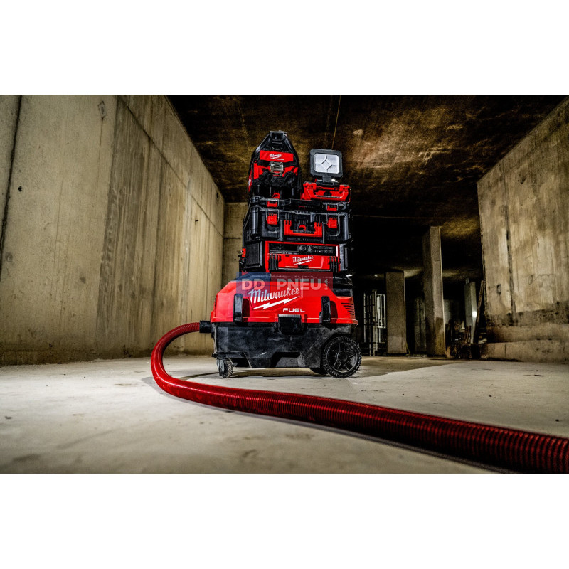 Aku vysávač triedy M s technológiou VACLINK™ MILWAUKEE M18 ONEF2VC34M-0