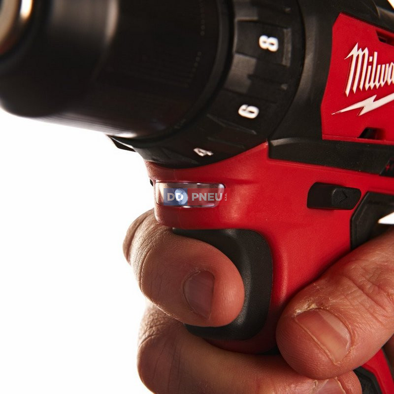 Aku vŕtací skrutkovač MILWAUKEE M12 BDD-202C