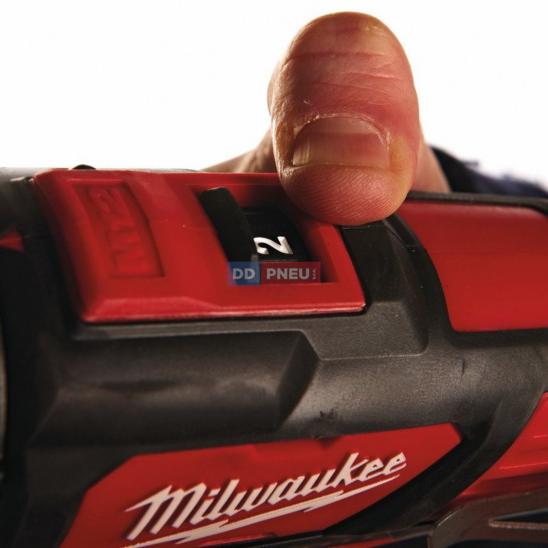 Aku príklepová vŕtačka MILWAUKEE M12 BPD-402C
