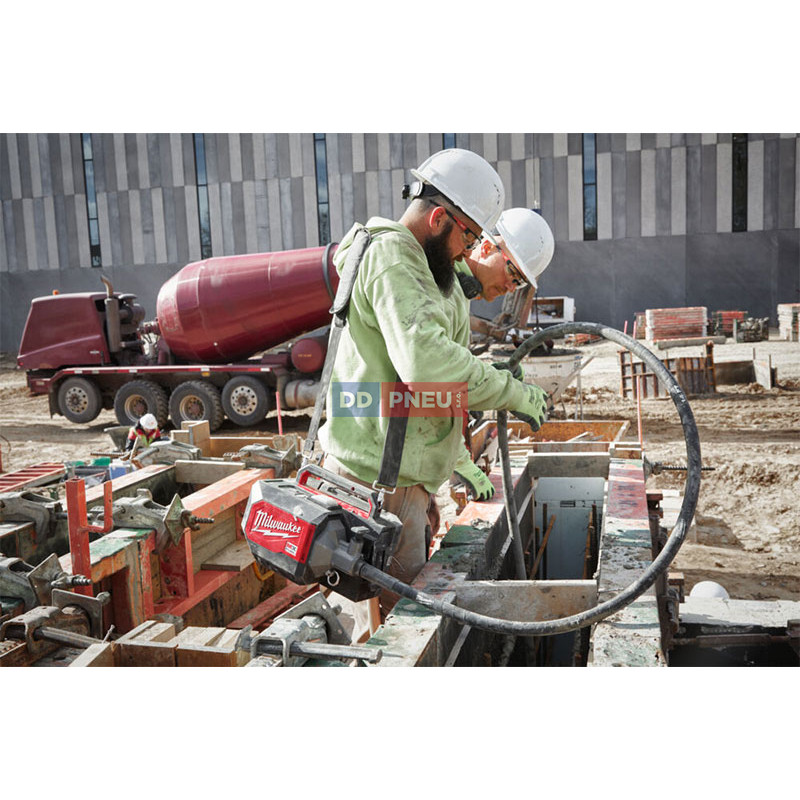 MX FUEL™ aku kufríkový ponorný vibrátor do betónu Milwaukee MXF CVBC-602