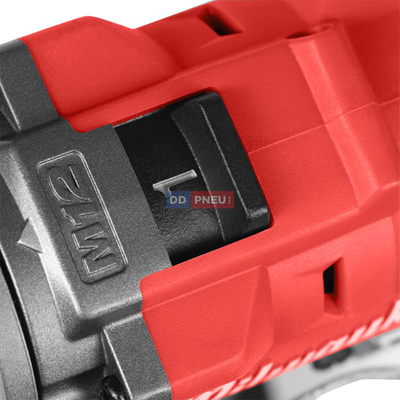 Aku vŕtací skrutkovač MILWAUKEE M12 FDD2-402X