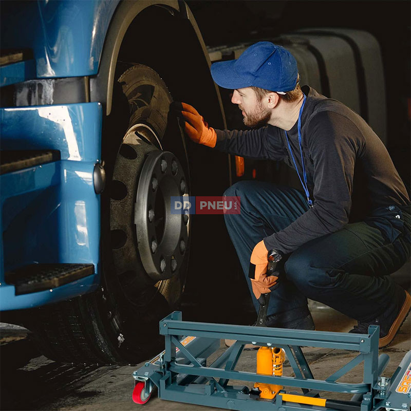 Pojazdný vozík pre pneumatiky – WINNTEC Y471106 SAFERGO